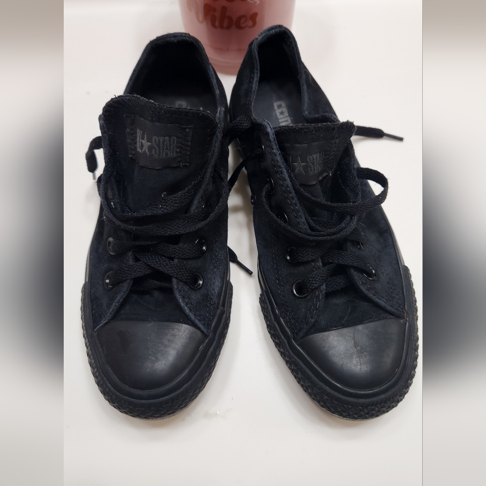Converse Chuck Taylor All Star Skate Shoes Men's Size 4 Women's Size 6 Black Out